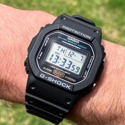 Мъжки часовник Casio G-Shock - DW-5600UE-1ER