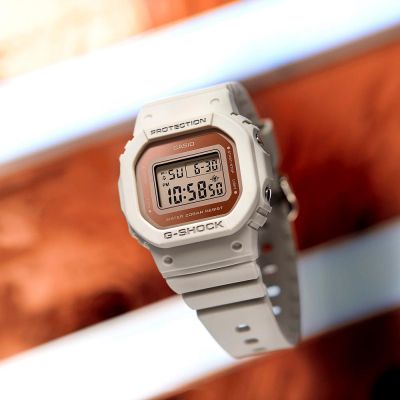 Дамски часовник Casio G-Shock - GMD-S5600-8ER